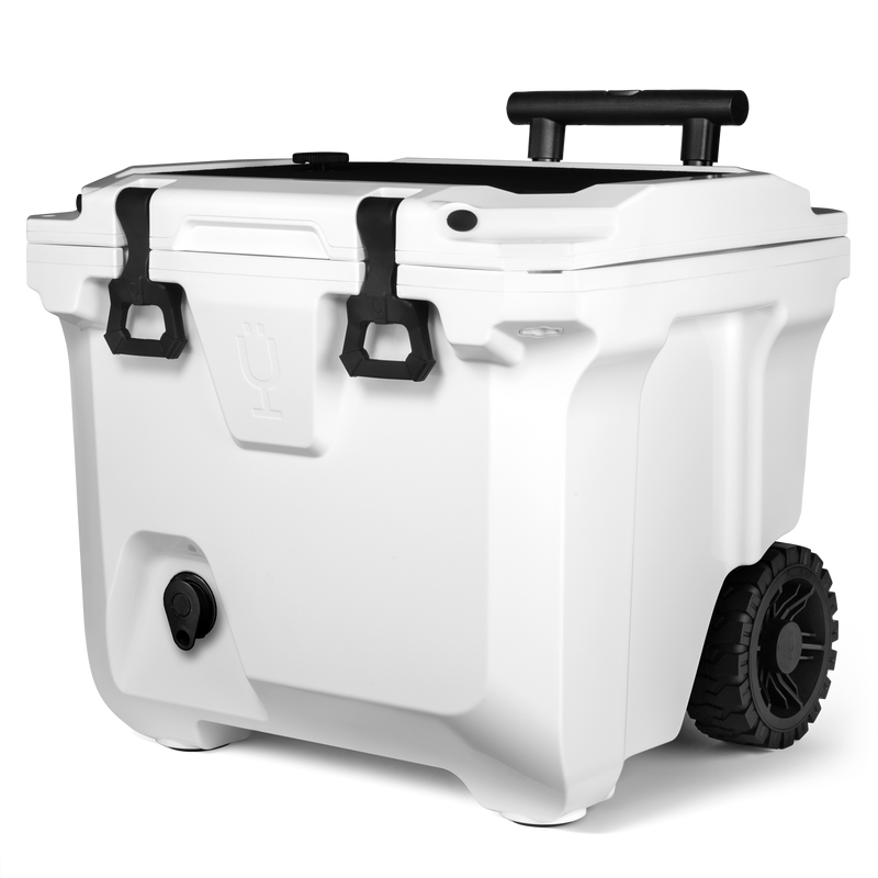 Br Tank 35-Quart Rolling Cooler | Ice White